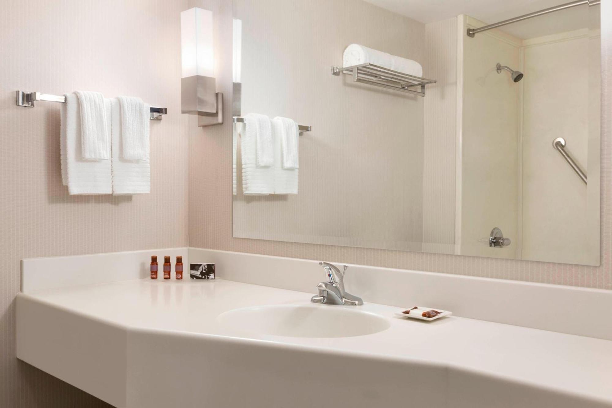 Delta Hotels By Marriott Saint John Habitación foto